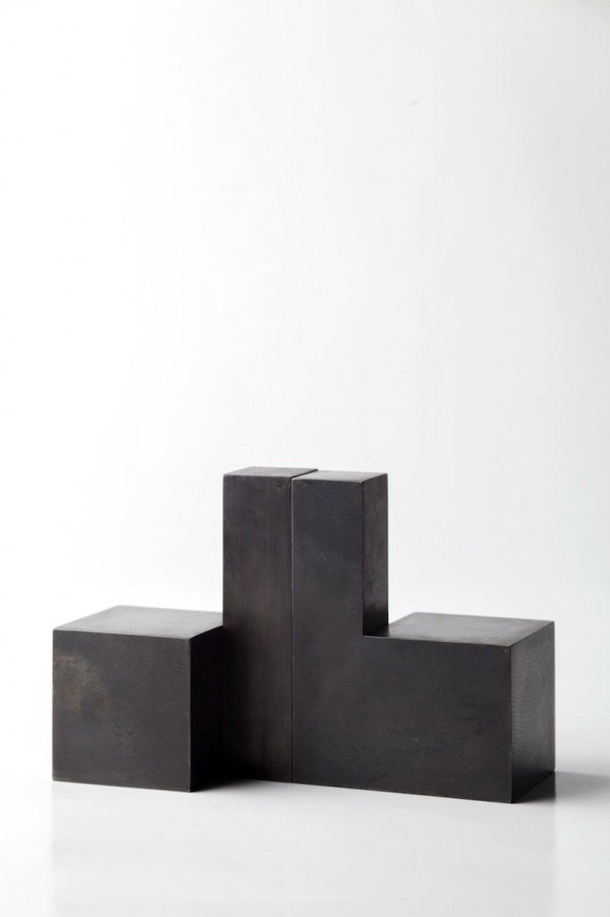 Escultura de acero patinado